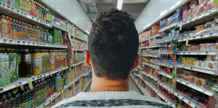 Niepokojące doniesienia, w sklepach może zabraknąć popularnego produktu? Każdy chce go mieć przed świętami