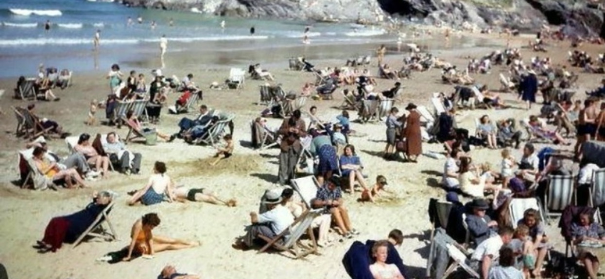 Pozornie normalne zdjęcie z plaży wprawiło wszystkich w osłupienie. Jeden niepokojący szczegół
