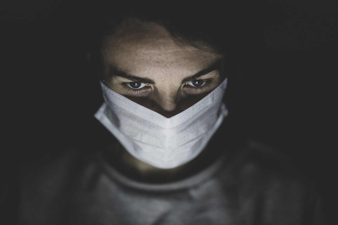 Ujawnili jedno z największych ognisk epidemii w Polsce. Lekarz przez tydzień mógł zarazić setki osób