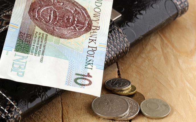 Banknoty przenoszą koronawirusa? WHO wydało oficjalne stanowisko