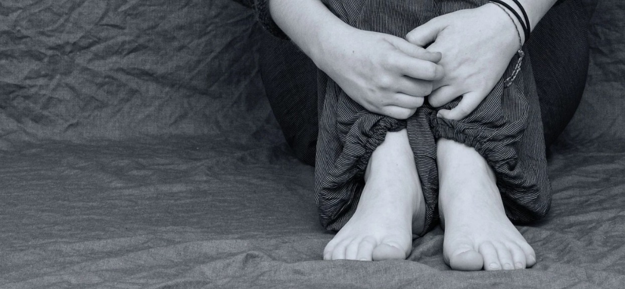 Pobił matkę ze względu na papier toaletowy. Powód jest tak absurdalny, że aż odbiera mowę