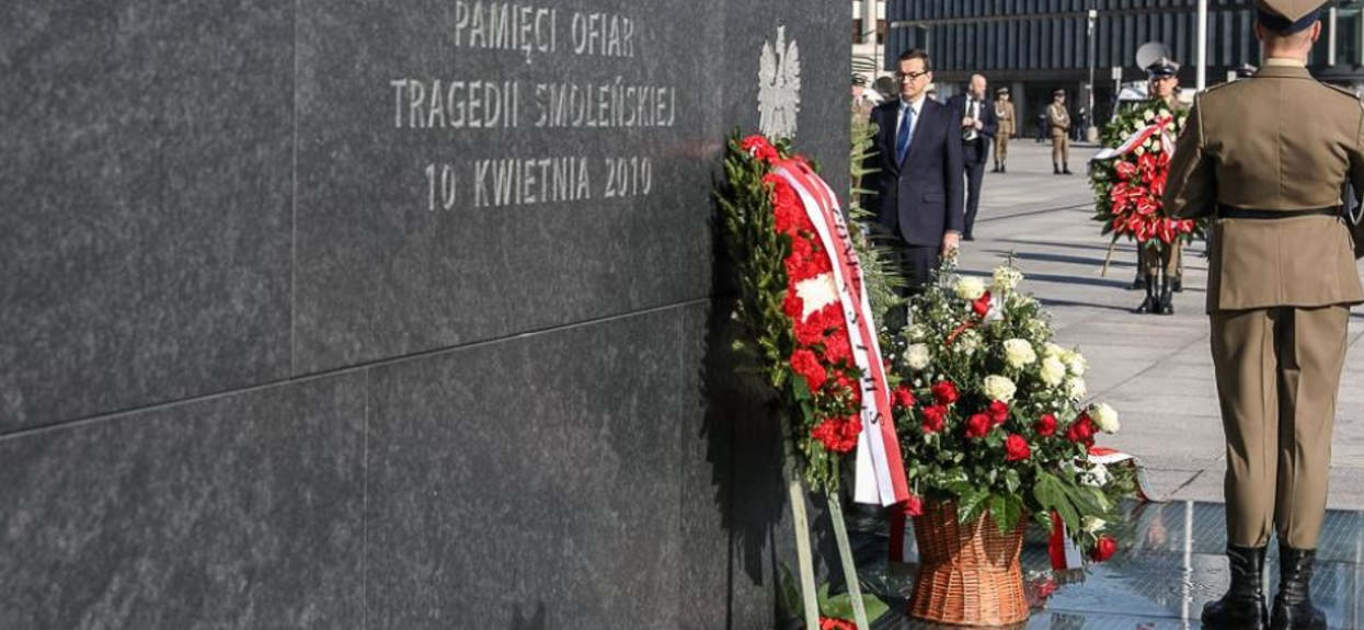 Dramatyczne wydarzenia pod Pomnikiem Ofiar Tragedii Smoleńskiej. Musiała interweniować policja