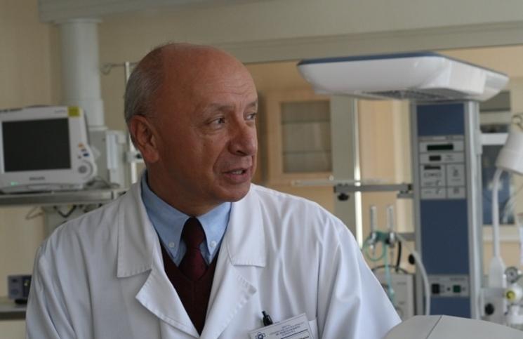 Doktor Chazan i demokracja liberalna