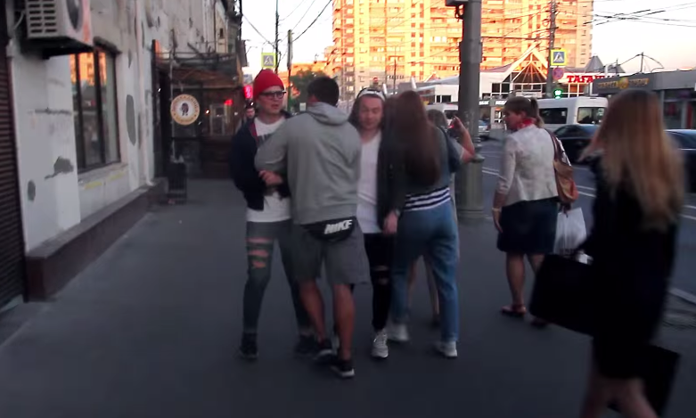 Eksperyment pokazał, że w Moskwie nienawidzą gejów (video)