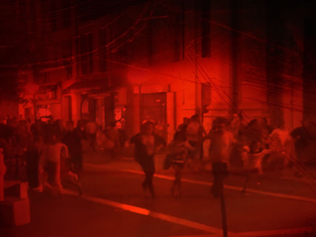 Panika i ewakuacja! Wpadł z BOMBĄ na posterunek, co tam się dzieje?
