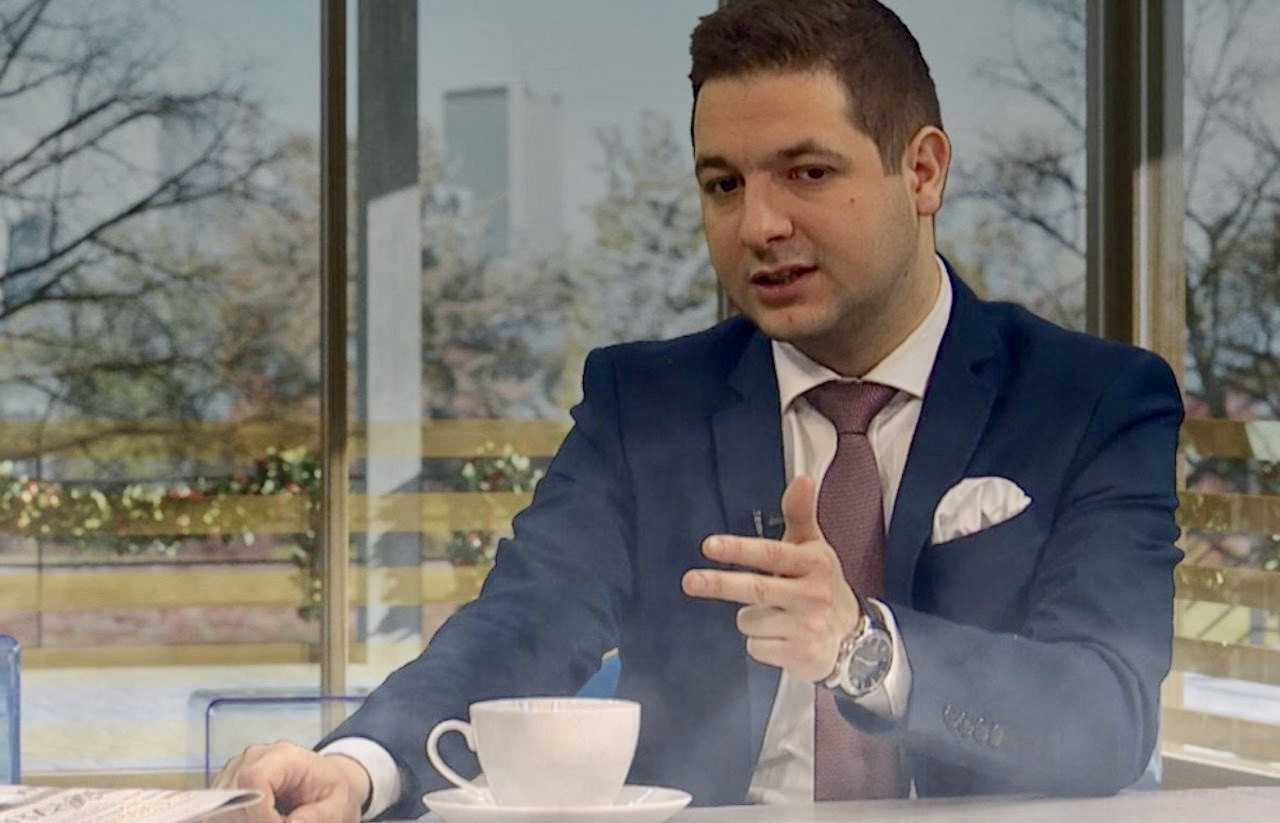 Co za kompromitacja Jakiego! Wszyscy prawnicy w kraju zwijają się ze śmiechu