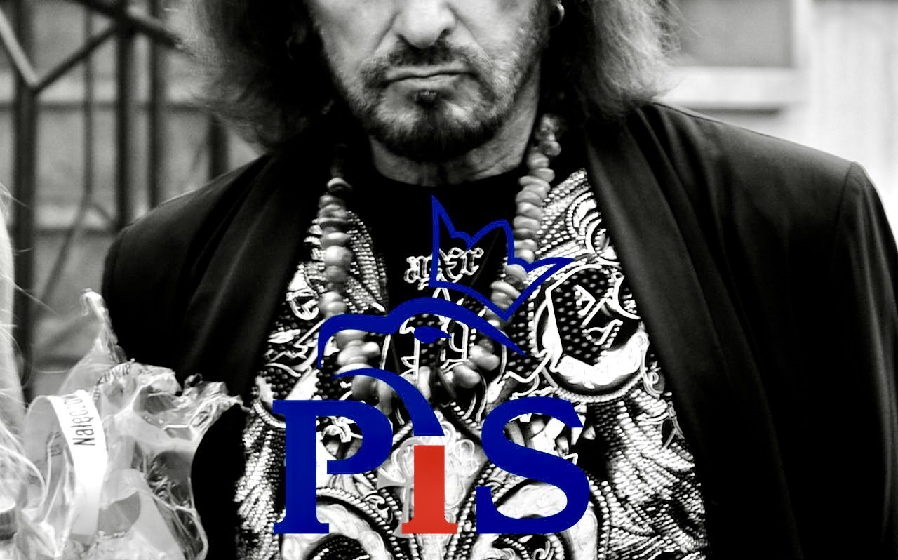 W PiS euforia. Właśnie wsparł ich legendarny piosenkarz