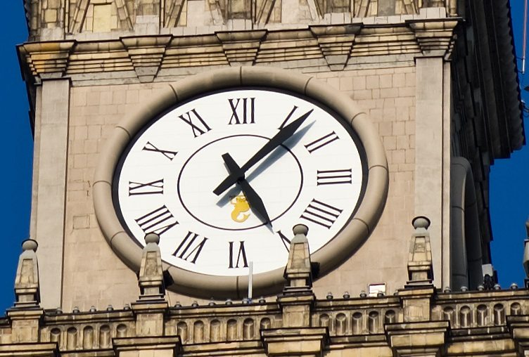 Dziś zegary w całej Polsce zatrzymają się o jednej porze. Wyjątkowy powód