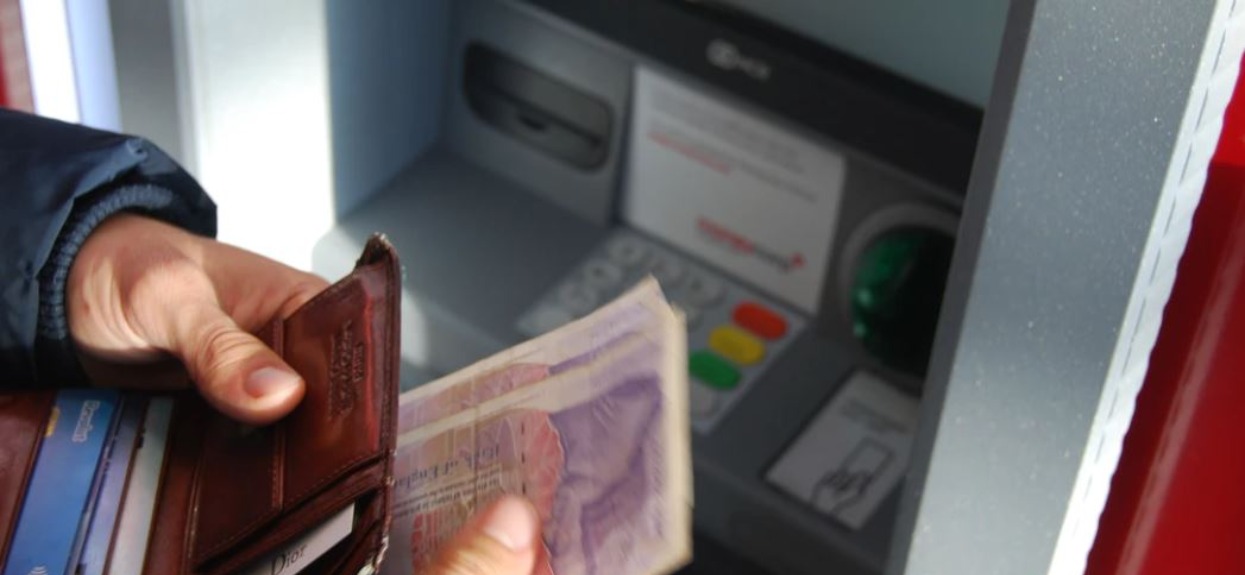 Banki w Polsce alarmują. Klienci odcięci od dostępu do swoich pieniędzy
