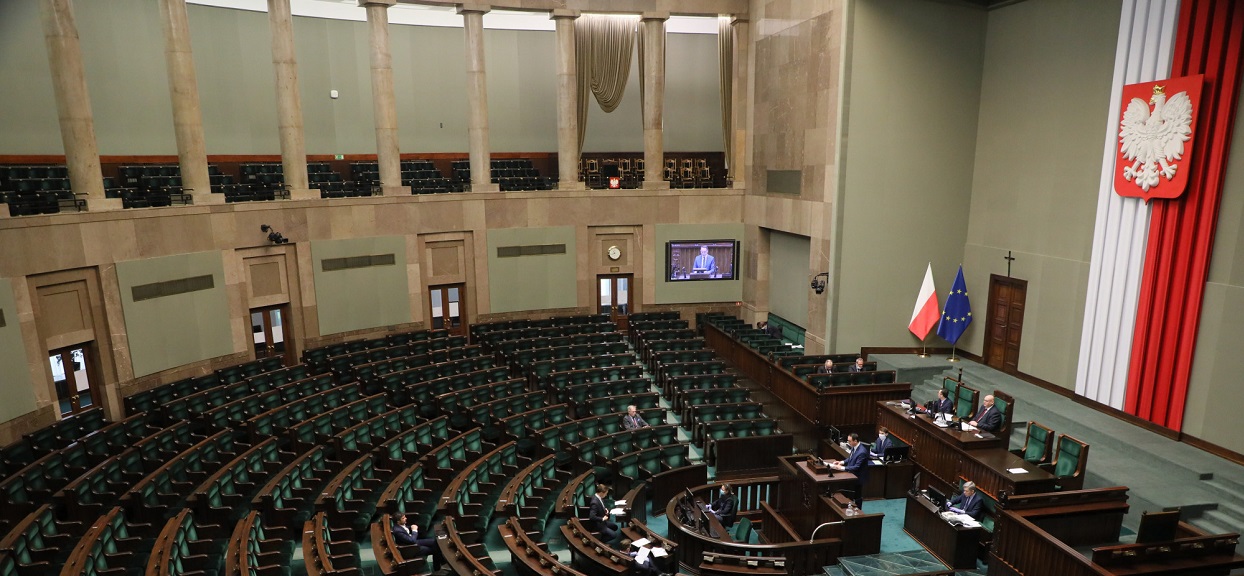 Czy w czasie kryzysu związanego z pandemią diety poselskie powinny być zawieszone?