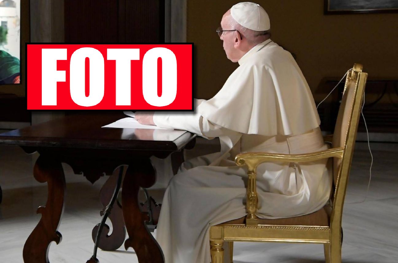 To zdjęcie obiega polski internet. Franciszek rozmawia z... Urbanem