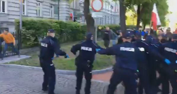 Wyciekło nagranie "policyjnej interwencji" podczas strajku przedsiębiorców