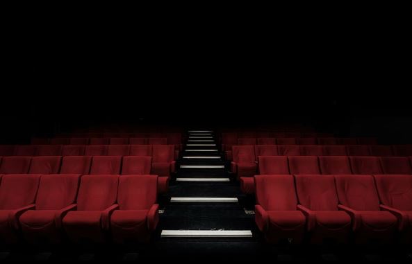 Kiedy otwarcie kin i teatrów? Jest oficjalne stanowisko wicepremiera, nie ma powodów do radości