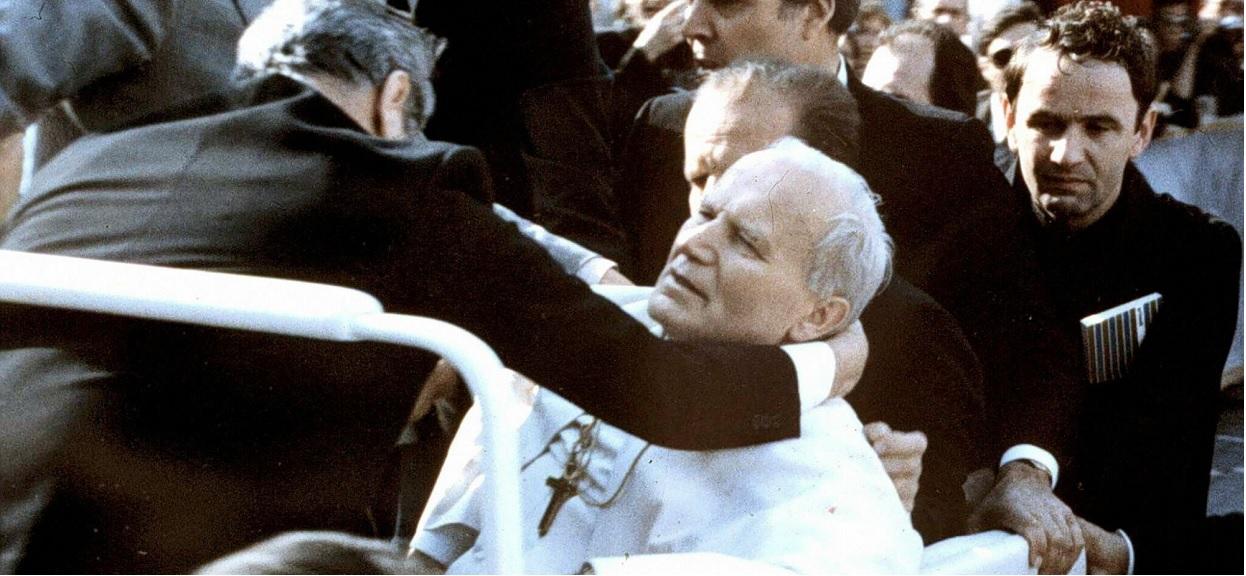 Watykan przez lata ukrywał prawdę o drugim zamachu na Jana Pawła II. Właśnie wyszła na jaw, wierni zaleją się łzami