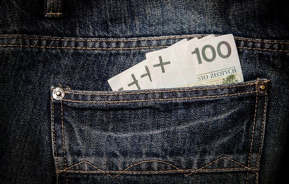 Pieniądze jednak nie dla wszystkich. Ministerstwo podjęło decyzję, wiadomo kto konkretnie dostanie 1000 złotych