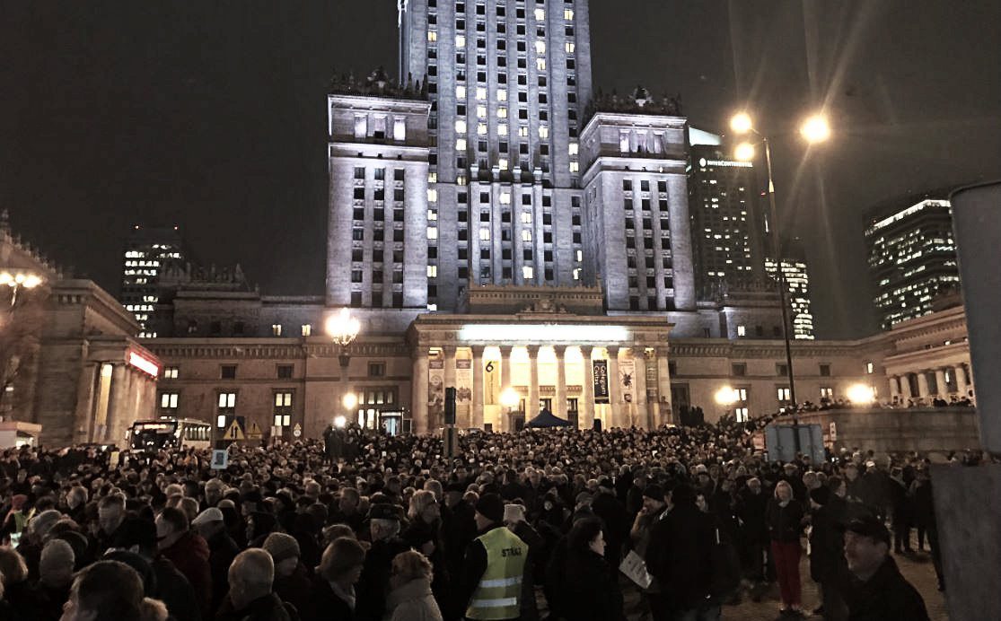 Nic mocniejszego dzisiaj nie przeczytasz! Ks. Boniecki ostro ws. samobójcy spod PKiN