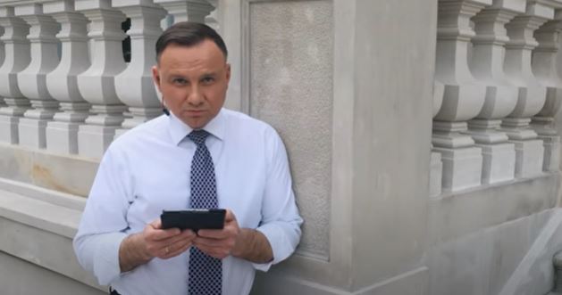 W transmisji na żywo prezydent Duda ujawnił rodzinny dramat. Jego bliski został niestety zakażony
