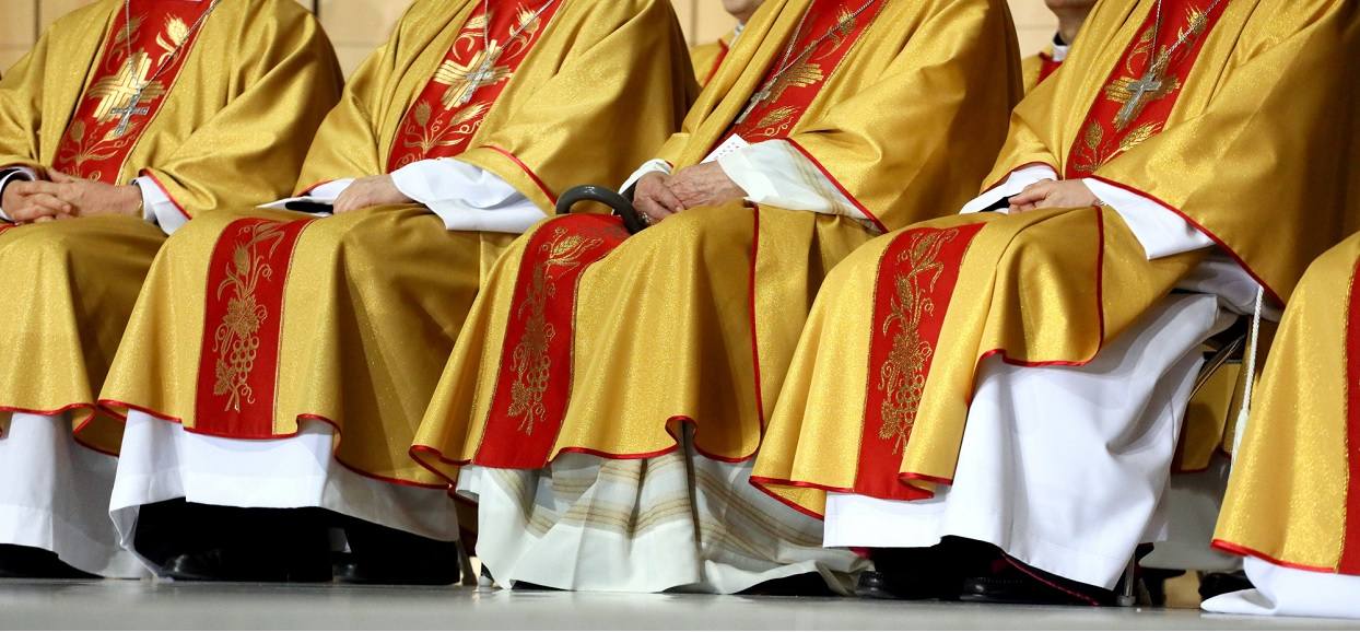 "Gazeta Wyborcza" ujawnia. Wyciekły tajne wytyczne dla prokuratorów dot. księży pedofilów