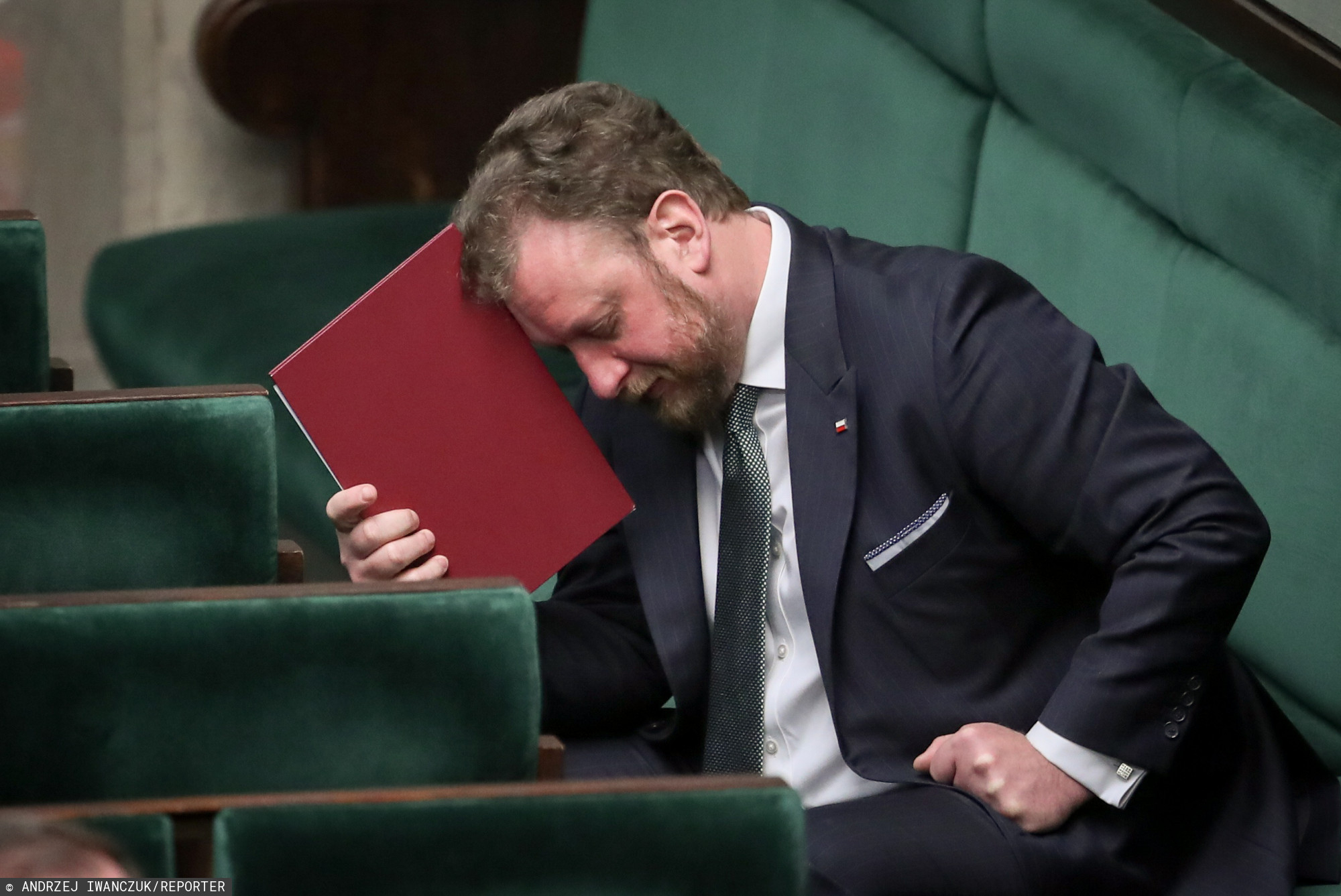 Tysiące czekały na odpowiedź Szumowskiego na jedno pytanie. Minister nie ma dobrych wiadomości