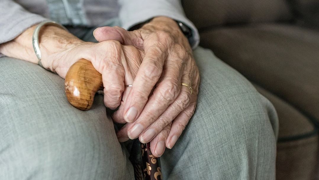 Niewyobrażalne, jakie rzeczy 12-letnia Polka zrobiła staruszce. Nie miała dla niej żadnej litości