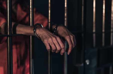 Był najbardziej poszukiwanym zbiegiem. Po 25 latach otworzył drzwi i zaniemówił