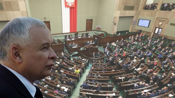 Genialny wynik PiS w sondażu. Opozycja bezsilna, Kaczyński z szampanem