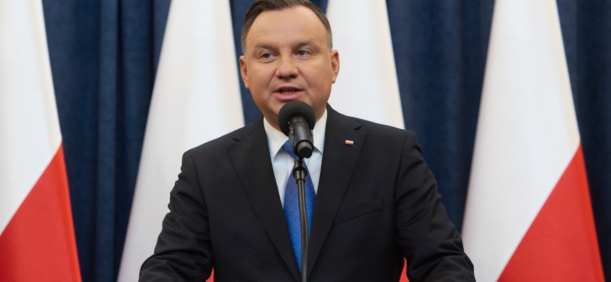 Media obiegły zdjęcia Dudy z wypadu w Bieszczady. Wszyscy zwrócili uwagę na jeden szczegół