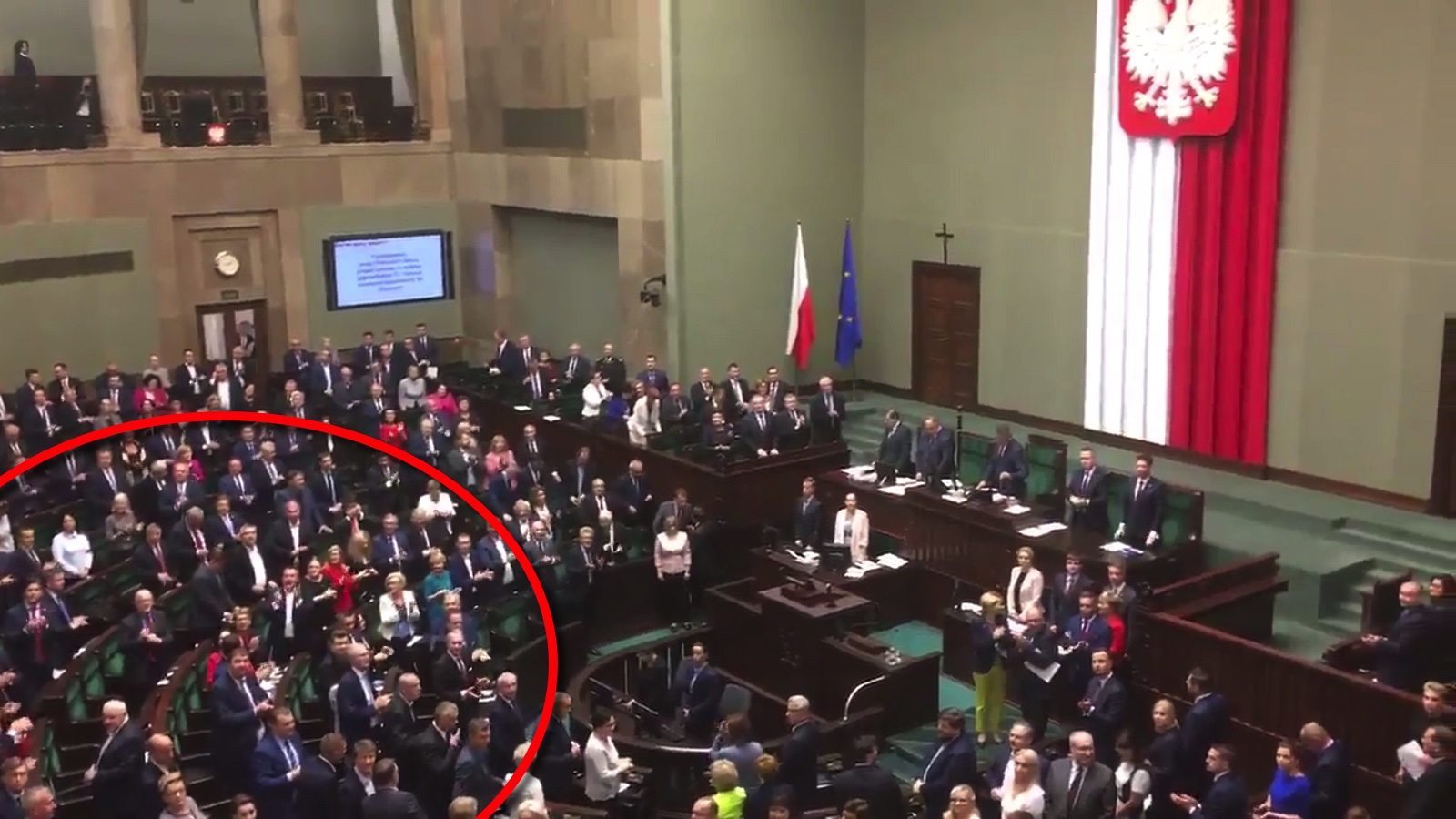 OBRZYDLIWE! W Sejmie minuta ciszy dla Piotra S., a Pawłowicz wtedy...