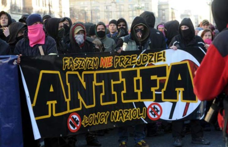 "Lewacka dzicz" kontra "faszyści". Gigantyczna BURDA na polskich ulicach