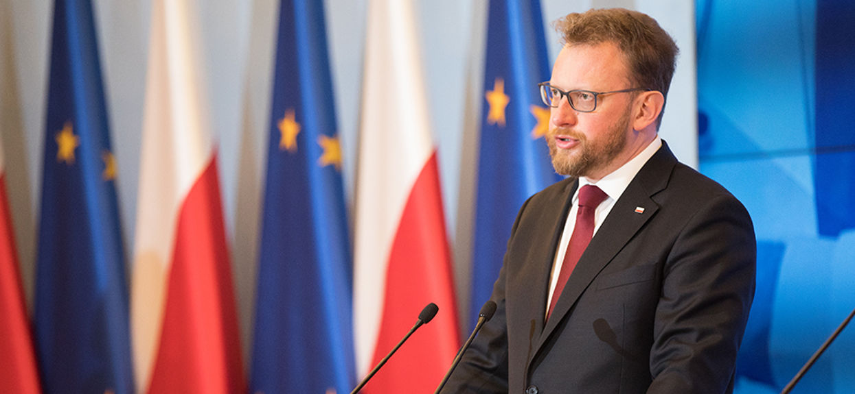 Zadali Szumowskiemu kluczowe pytanie, niestety, odpowiedź jest jednoznaczna. Przed nami aż kilkanaście miesięcy