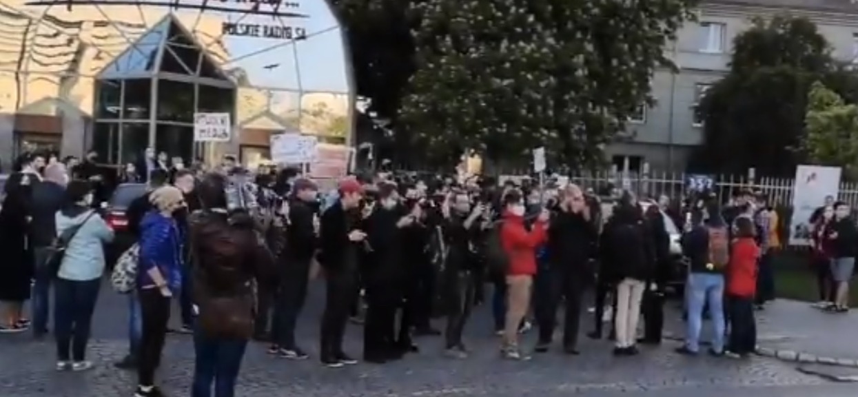 Protest pod siedzibą Trójki. Musiała interweniować policja