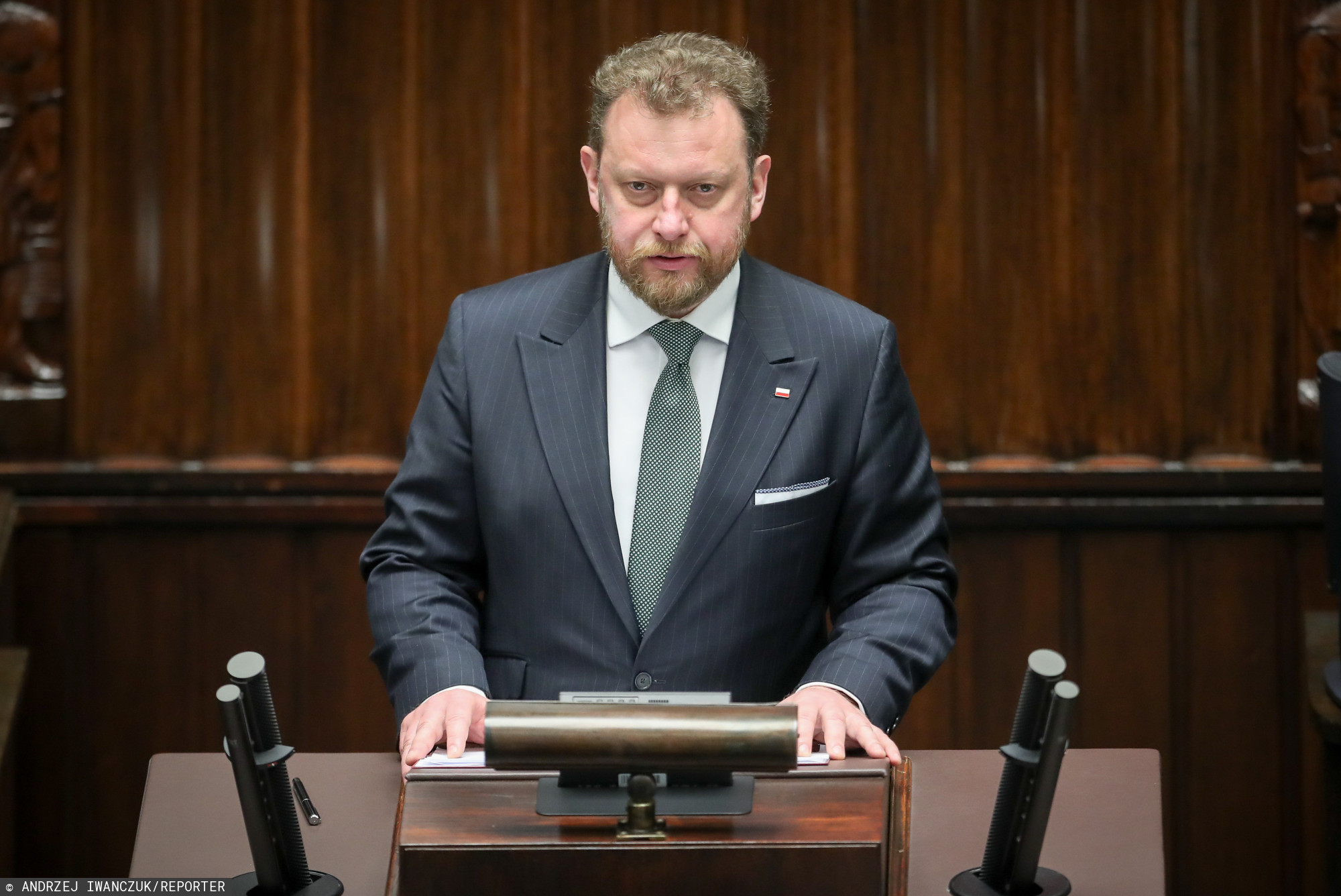 Nagła decyzja Szumowskiego w sprawie zakazów. Dotyczy jednego regionu w Polsce