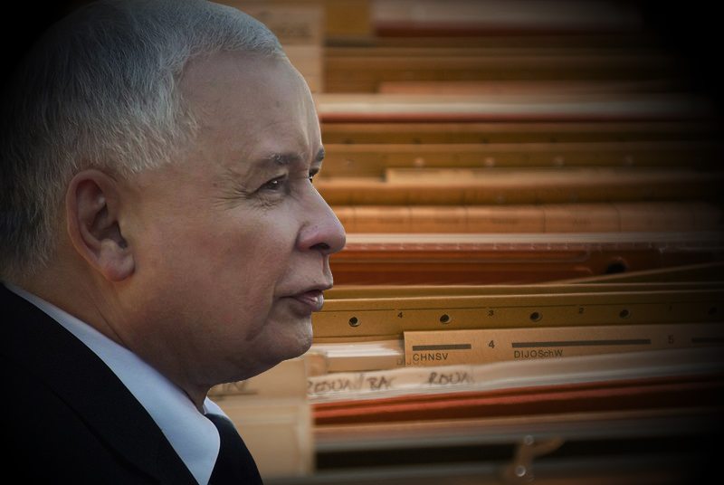 Tajna notatka SB o Kaczyńskim. Ujawniono jego NAJWIĘKSZĄ tajemnicę