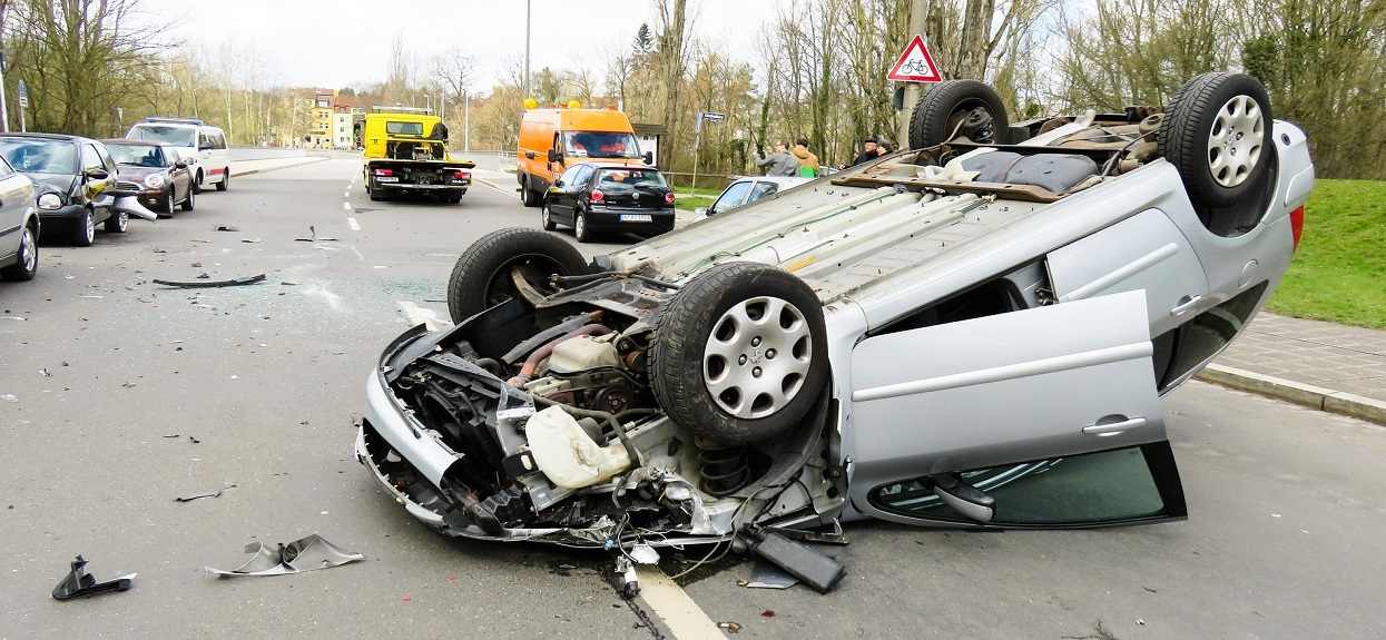 Bracia ukradli babci samochód, nie mieści się w głowie ile mieli lat. Doszło do niewyobrażalnej tragedii