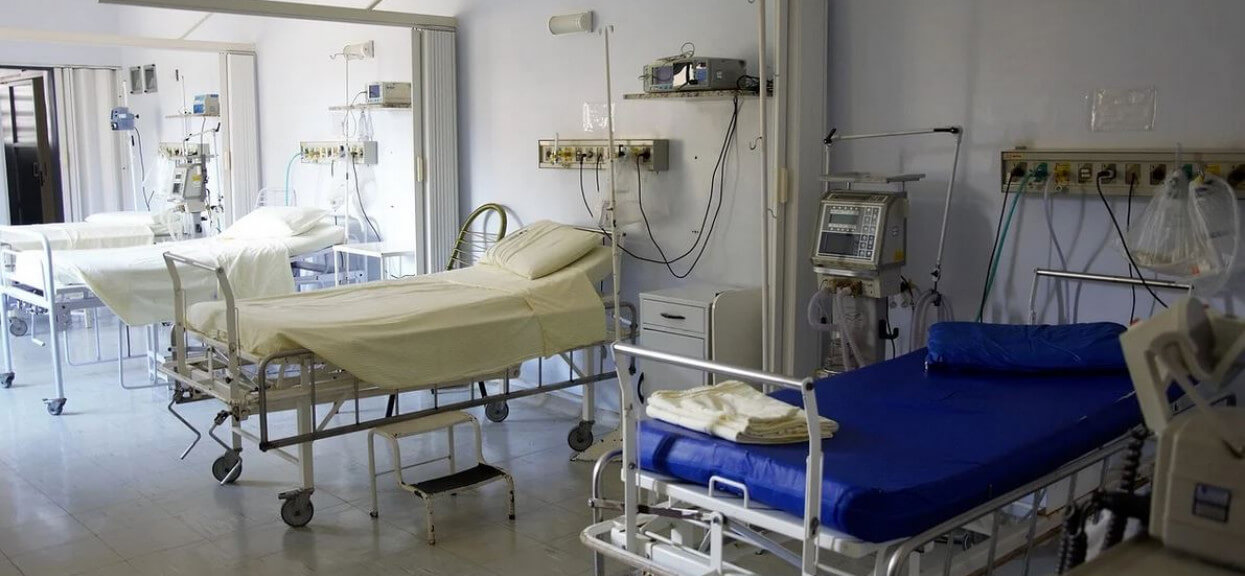 Osoby z jednym schorzeniem umierają na COVID-19 dwa razy częściej