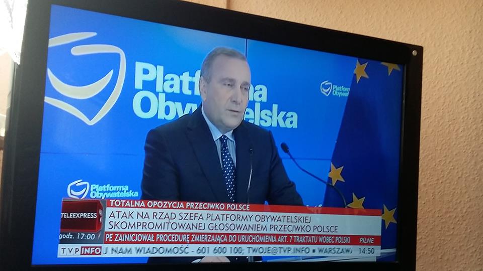 TVP poucza pracowników: Paski są super, ale nie podoba nam się...