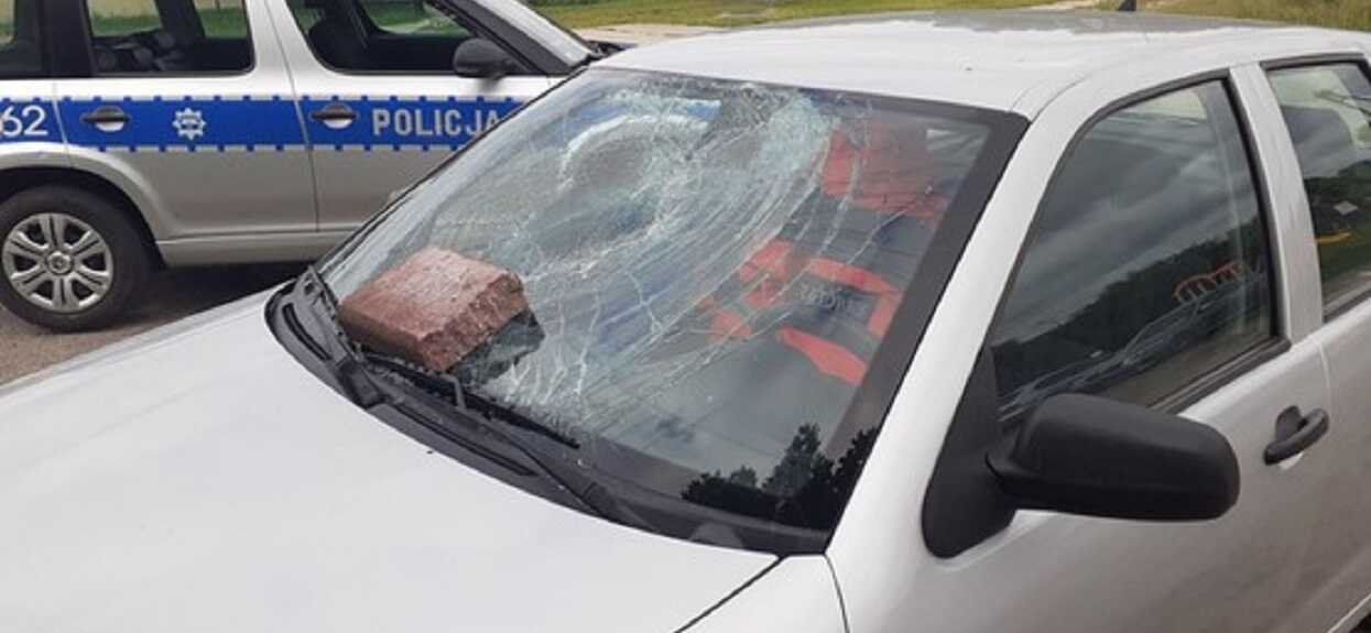 Ratowniczka medyczna pokazała, co sąsiedzi zrobili z jej samochodem. Zostawili porażającą wiadomość, ręce opadają