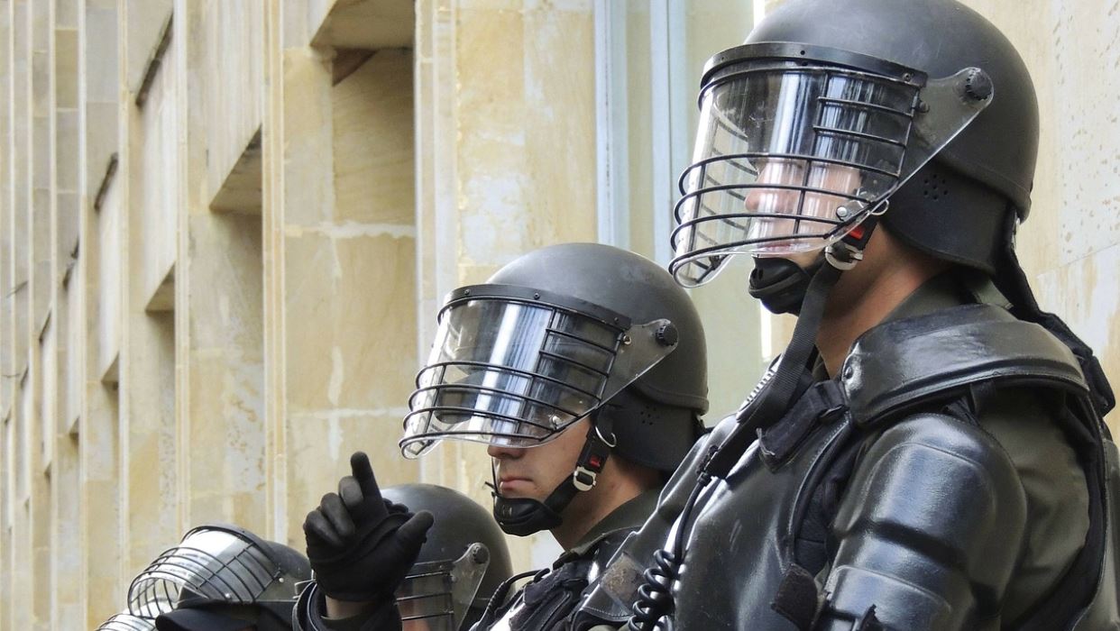 Policja opanowała zamieszki we Francji. Uda się zwalczyć przestępczość?