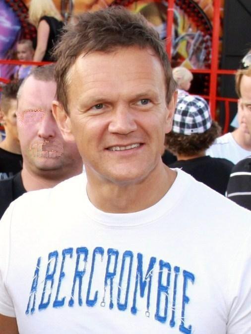 Cezary Pazura bez koszulki. Nie do uwierzenia ile ma lat