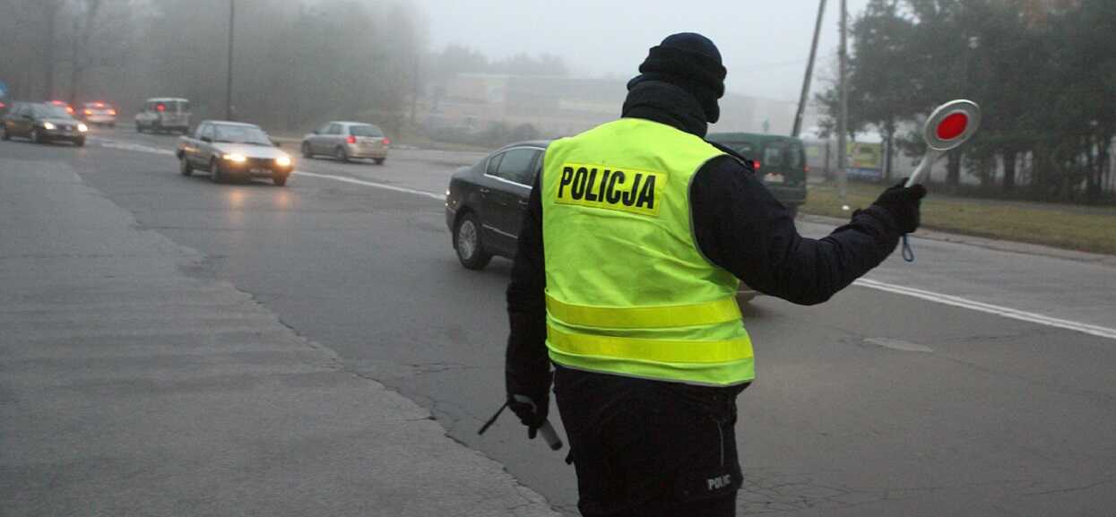 Zatrzymali 31-letnią kobietę jadącą zygzakiem. Na alkomacie zabrakło skali