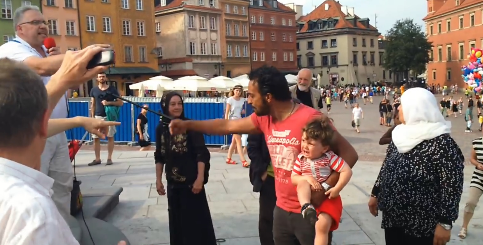 Warszawa: awantura o dzieci z imigrantami (video)