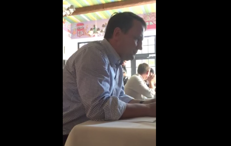 Stonoga i Sikorski spotkali się w restauracji. "Jakie szczęść Boże?"