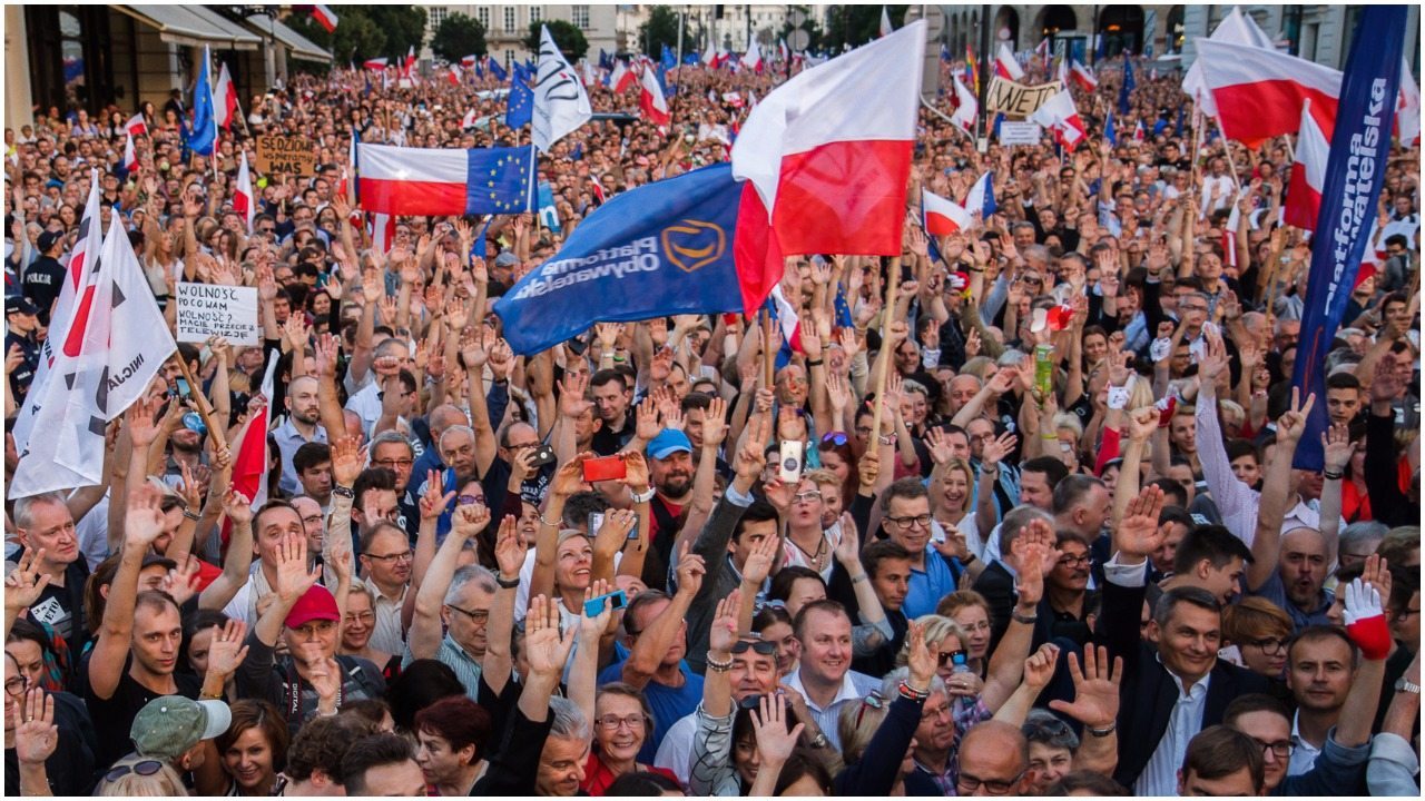 Polacy mają dość. Na ulice może wyjść KILKASET tysięcy ludzi!