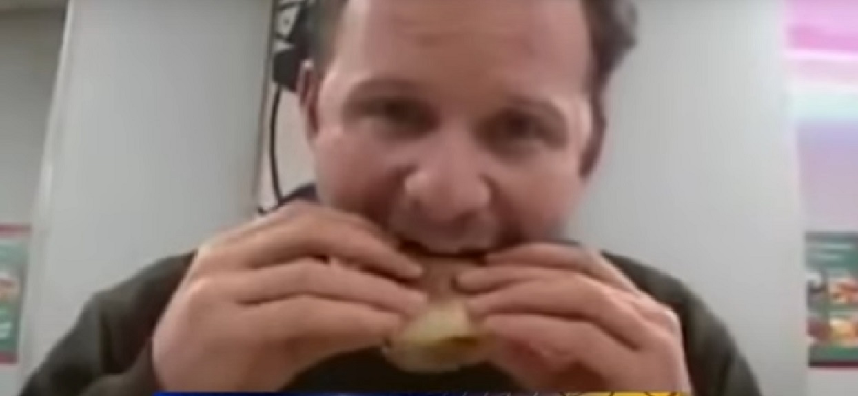 Przez 3-miesiące jadł tylko w McDonaldzie. Efektu nikt nie mógł przewidzieć, jego obecny wygląd odbiera mowę
