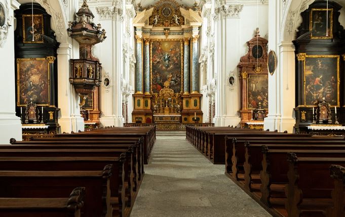 Wierni do dziś pamiętają. Lucyfer nagle pojawił się w kościele, ksiądz przeżył wstrząs. Natychmiast wystosował powalające pismo