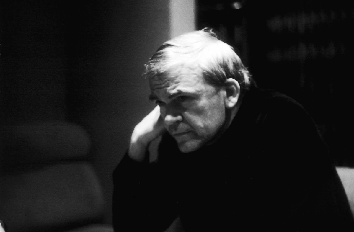 Milan Kundera żyje. Zdementowano informacje o jego śmierci.