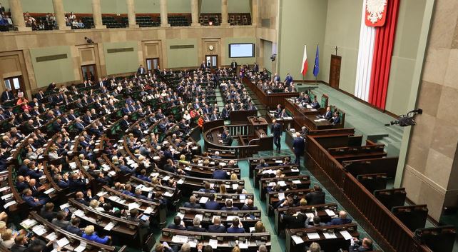 Zmniejszenie liczby posłów o połowę. Popieracie pomysł?
