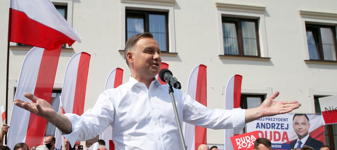 Zapadła decyzja, Polacy dostaną po 1400 złotych miesięcznie. Wiadomo, kto i kiedy