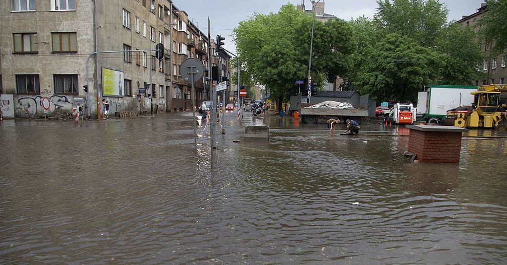 Jan z Małopolski opowiedział o porażających szczegółach powodzi. Uratował tylko album ze zdjęciami bliskich