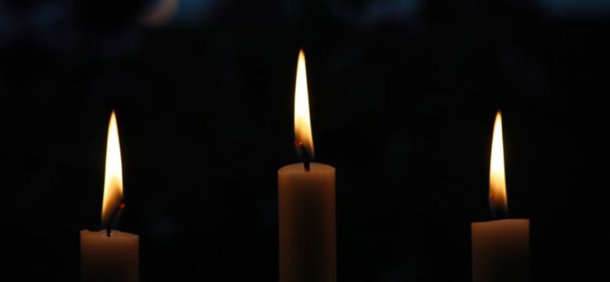 Zapalmy świeczkę dla wszystkich ojców, których dzisiaj z nami nie ma, a którym chcemy w ich dniu powiedzieć: "Kocham Cię Tato"